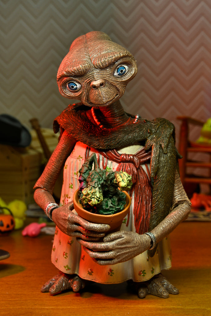 NECA 7" Ultimate Action Figure 40th Anniversary E.T Dress-up E.T Toy Hut NECA 7" Ultimate Action Figure 40th Anniversary E.T Dress-up E.T Toy Hut