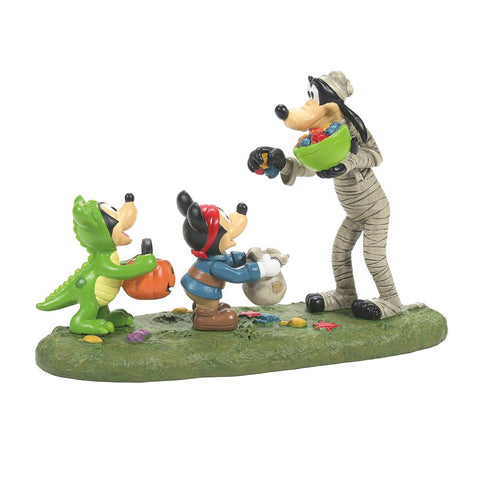 Halloween Treats from Goofy - Disney Village from D56